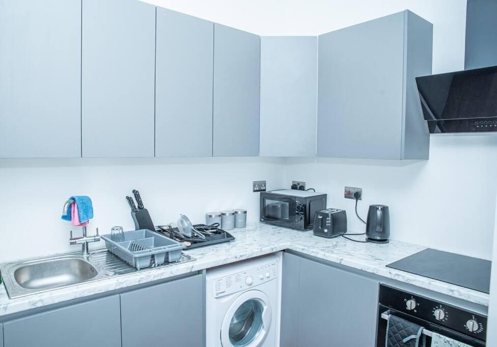 Aylesbury Apartment 1 With Free Parking Экстерьер фото